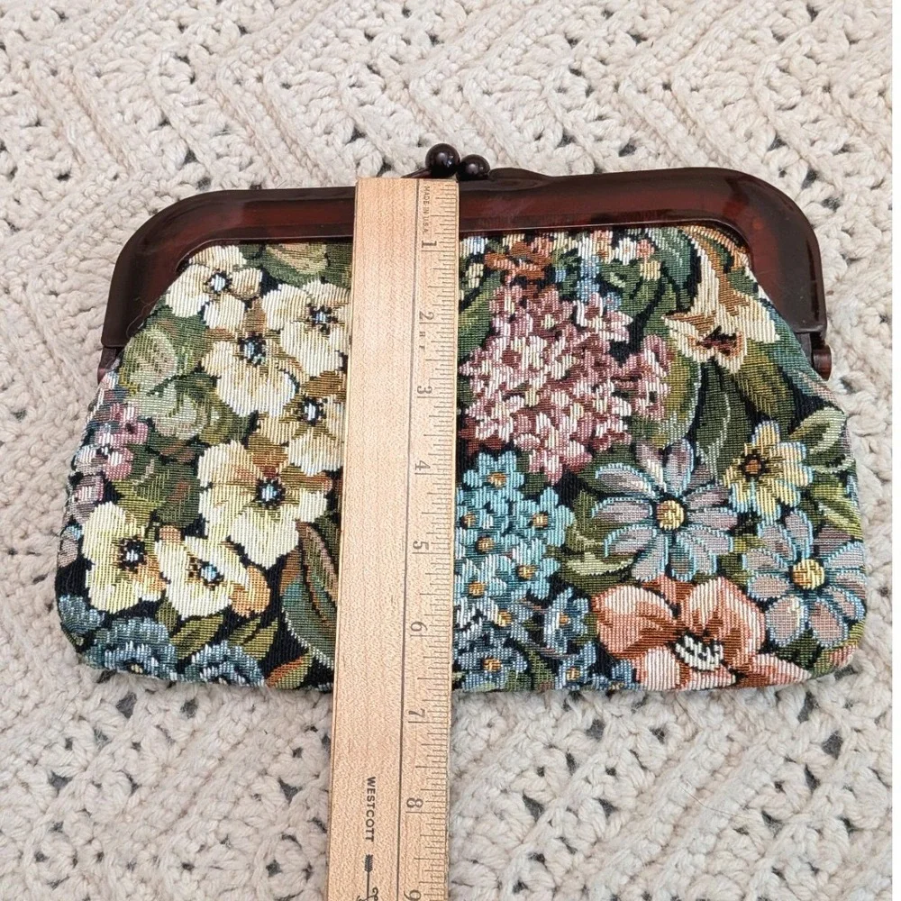 La Regale Vintage Floral Tapestry Clutch Tortoiseshell Frame Gold Chain Bag